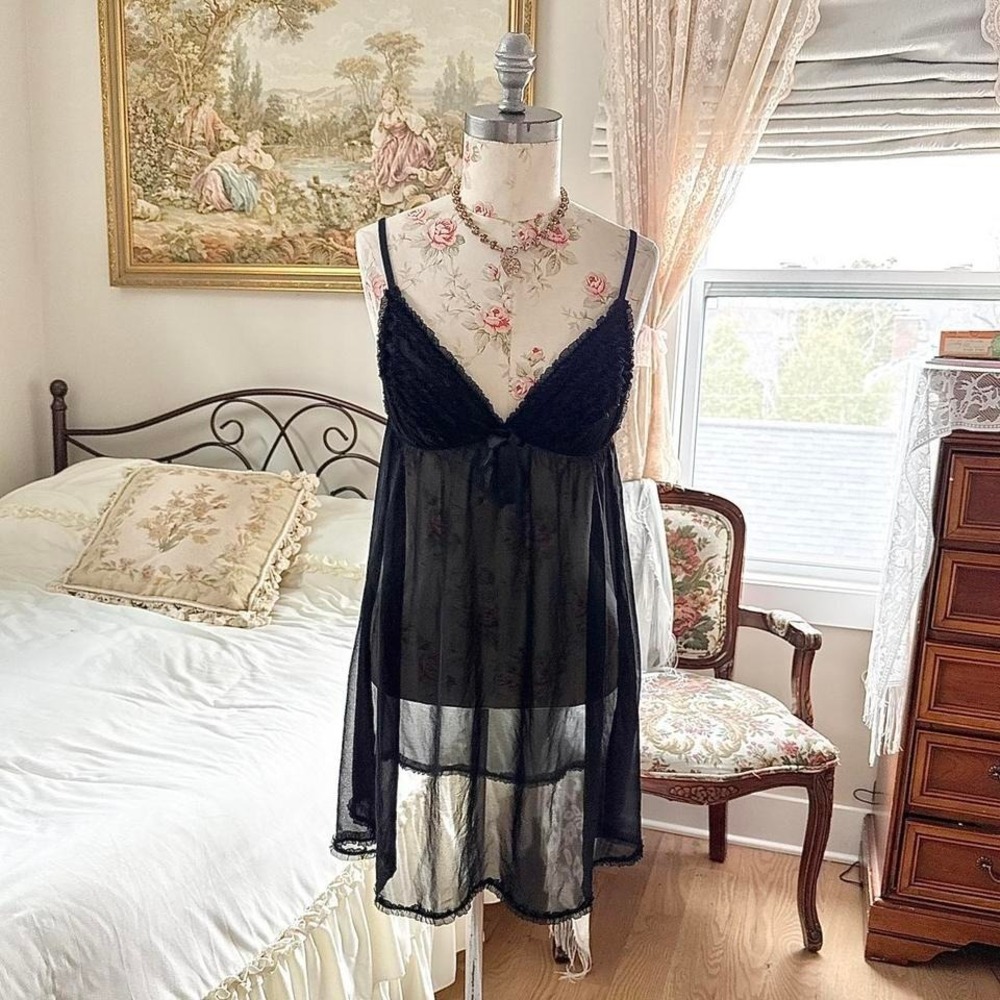 black lace slip dress ‎ 90s black lace slip dress size small